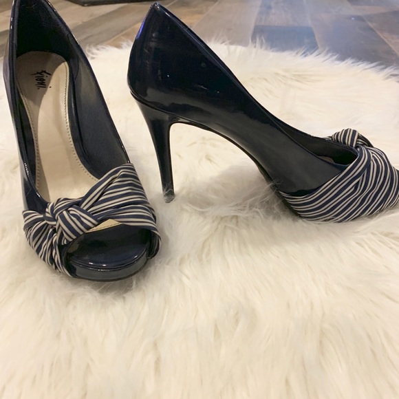 SOLD - Picture 4 of 5